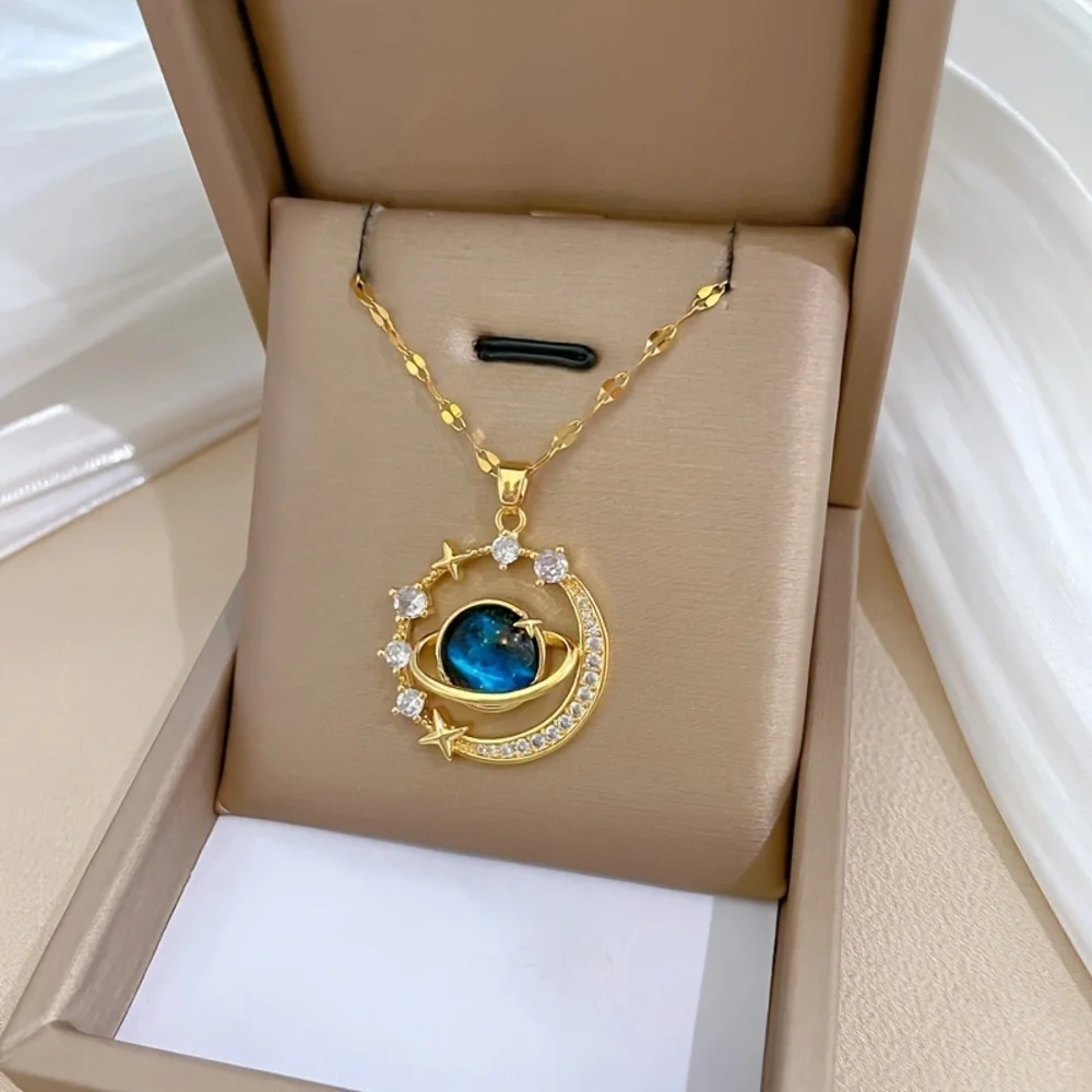 18K Gold-Plated Starry Sky & Planet Necklace: Celestial Beauty